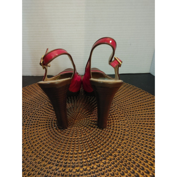 Tahari Kristen Heels 6.5M - Picture 4 of 5